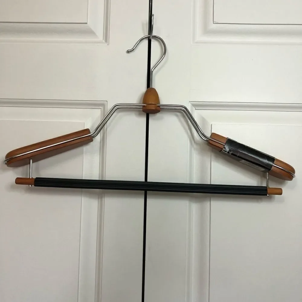 NWT: Metropolis Deluxe Coat & Suit Hanger‎